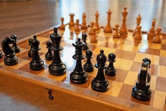 Jana Schneider und Thomas Pähtz: Großmeister bei Jubiläum des Schachvereins Erzgebirge Stollberg - Ein kariertes Spielfeld und 32 Figuren: Das sind die Kernelemente des Denksports Schach.