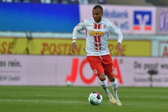 Jann George soll für Veilchen-Tore sorgen - Jann George spielte die zurückliegenden sechseinhalb Jahre für Jahn Regensburg. 
