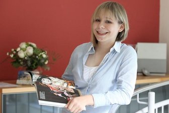 Bundesweit kennt sich keine Anfängerin mit der Japanischen Sprache besser aus als sie: Laura Szalek, Schülerin aus Schönfels.