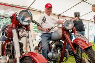 Jawa-Motorräder beim Oldtimertreffen in Lauta im Mittelpunkt - Die Jawa-Perak von Kurt Lötzsch aus dem Jahr 1954 zählte zu den ältesten Krädern der Marke in Lauta.