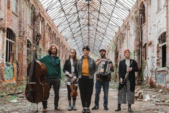 „Jazz in Church“ in Wechselburg - „Herje Mine“, das sind fünf Musiker aus Polen, Israel, Venezuela und Deutschland.