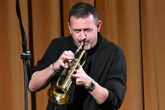 Jazz-Star Till Brönner live im Erzgebirge: Improvisationen in der Kohlewelt - Till Brönner stand am Sonntagabend gleich zweimal im Mittelpunkt: als Jazztrompeter und als Fotograf.
