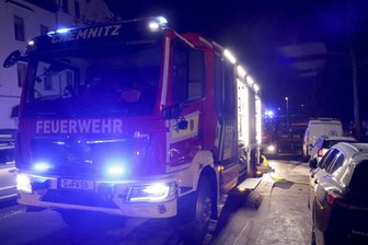 Jede Menge Blaulicht zu später Stunde am Chemnitzer Sonnenberg: Was war da los? - An der Münchner Straße in Chemnitz war während des Einsatzes kein Durchkommen mehr.