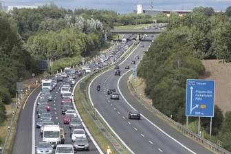 Jeder vierte Vogtländer pendelt zur Arbeit in einen anderen Landkreis - Viele Pendler nutzen die A 72 – sie stehen dort auf dem Arbeitsweg mitunter aber auch im Stau.