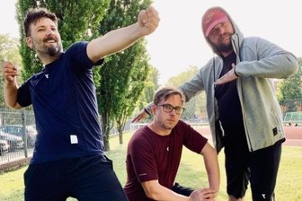 "Jeder will seinen Senf dazugeben" - Thomas Martiens, Frank Tonmann und Sebastian Graage (von links) nehmen für den Podcast "Eulen vor die Säue" kein Blatt vor den Mund. Am Samstag nehmen sie in Zwickau ihre 50. Folge auf. 