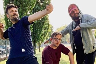 "Jeder will seinen Senf dazugeben" - Thomas Martiens, Frank Tonmann und Sebastian Graage (von links) nehmen für den Podcast "Eulen vor die Säue" kein Blatt vor den Mund. Am Samstag nehmen sie in Zwickau ihre 50. Folge auf.