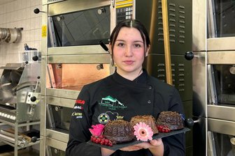 Jessica Otts Brothupf-Rezept: Von der Peniger Küche ins Finale des Back-Star-Contests - Jessica Ott, Auszubildende in Penig, ist Finalistin beim Back-Star-Contest. Ihr Rezept vom „Brothupf“ hat die Jury überzeugt.