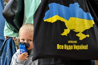 Jetzt doch: Erzgebirgskreis macht Turnhalle zur Notunterkunft für Ukrainer - Bilder von Kriegsflüchtlingen aus der Ukraine – wie dieses hier von einem kleinen Jungen in Zaporizhzhia, gehen seit Ausbruch des Krieges um die Welt. Im sächsischen Flüchtlingsaufnahmegesetz ist festgeschrieben, dass nicht nur der Landkreis, sondern auch die Kommunen die Pflicht haben, Schutzsuchende aufzunehmen.