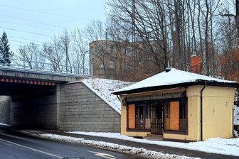 Jetzt ein Schandfleck – irgendwann vielleicht ein Hingucker: Reichenbacher Ideen für Kiosk gesucht - Ein Schandfleck, den die Woba zum Schmuckstück machen will