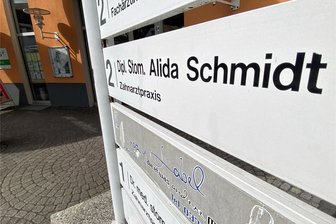 Jetzt schließt die nächste Zahnarztpraxis im Göltzschtal - Die Zahnarztpraxis von Alida Schmidt im Ärztehaus an der Goerdeler-Straße schließt Ende März.