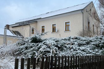 Jetzt spricht das Landratsamt: Wohnhaus im Vogtland deutlich unter Wunschpreis verkauft - Das Wohnhaus Ringweg 4 in Posseck wurde durch Beschluss des Gemeinderates Triebel verkauft.
