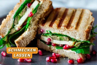 Jetzt wird‘s knusprig: Dieses vegane Räuchertofu-Sandwich bereichert Ihre Mittagspause - Räuchertofu auf Brot.