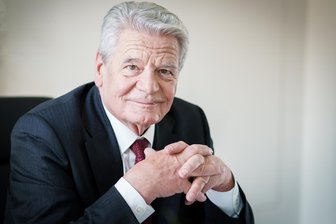 Joachim Gauck im Interview: Was die Demokratie bedroht - Joachim Gauck: Wir brauchen eine noch aktivere Zivilgesellschaft und einen engagierten Kampf gegen Nationalpopulismus.