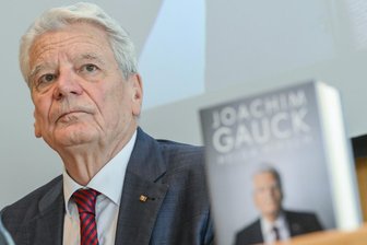 Joachim Gauck salbt und Clemens Meyer schnoddert: Alles wie vor Corona beim Besuch der Leipziger Buchmesse? - Joachim Gauck.