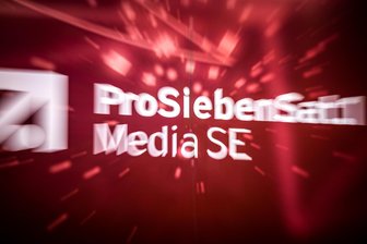 Jochen Schweizer und Mydays: Millionenstrafe für unerlaubtes Gutscheingeschäft - Anfang 2023 fiel auf, dass die ProSiebenSat.1-Töchter Jochen Schweizer und Mydays teure Gutscheine gar nicht einfach so vertreiben durften.
