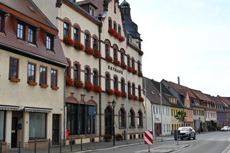Joe Cocker trifft Westernhagen: Ansturm auf Konzert im Rathaus Lunzenau - Das Rathaus in Lunzenau, Karl-Marx-Straße 1.