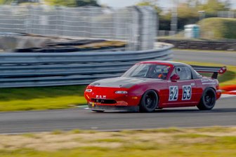 Jöhstädter Rallye-Duo peilt bei der Lausitzrallye den Klassensieg an - Jan Walther düst mit seinem Mazda MX-5 NA Evo über die Piste  Bilster Berg. Es ist eine Test- und Präsentationsstrecke in Pömbsen, einem Ortsteil der Stadt Bad Driburg im Kreis Höxter in Ostwestfalen-Lippe.