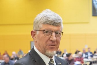 Jörg Höllmüller bleibt Vize-Landrat in Mittelsachsen - 