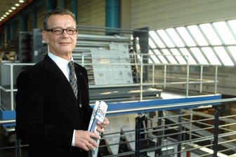 Johannes Schulze - Ein Badener, der in Sachsen seine neue Heimat fand - Der langjährige Geschäftsführer der "Freien Presse", Johannes Schulze, verstarb im Alter von 78 Jahren. Hier ist er im Chemnitzer Druckzentrum.  