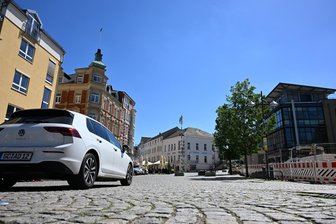 Johannisplatz in Limbach-Oberfrohna ab nächster Woche für Autoverkehr gesperrt - Autos werden den Johannisplatz in Limbach-Oberfrohna zukünftig nicht mehr befahren können.