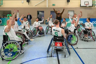 Jubel bei RB Zwickau: Von der Coronapause direkt zum ersten Saisonsieg - Wer hätte das gedacht? Eine ungewöhnliche Trainingswoche von RB Zwickau endete am Sonntagnachmittag mit dem ersten Saisonsieg.