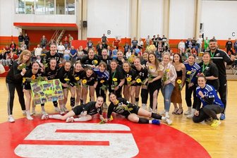 Jubel beim BSV Sachsen Zwickau: Aufsteiger feiert Aufstiegsplatz - Der Jubel nach dem 36:24-Sieg gegen Apolda/Großschwabhausen war groß. Der BSV Sachsen Zwickau II konnte damit den HC Burgenland in der Endabrechnung der Handball-Oberliga noch vom zweiten Platz verdrängen.