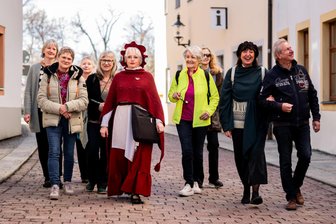 Jubiläum für die geschwätzige Haushälterin Silbermanns: Ellen Köstner feiert zehn Jahre Anna Magdalena Poltermann in Freiberg - 