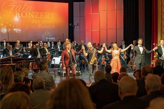 Jubiläumsgala 900 Jahre Plauen: So feiern Klassik-Stars ihre Heimatstadt - Mit stehenden Ovationen und Beifallsstürmen dankte das Publikum für den gelungenen Abend.