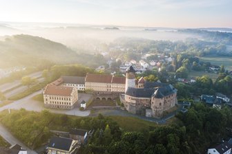 Jubiläumsjahr von Schloss Voigtsberg hinterlässt rote Zahlen - Blick auf Schloss Voigtsberg in Oelsnitz, das voriges Jahr 775 Jahre feierte.