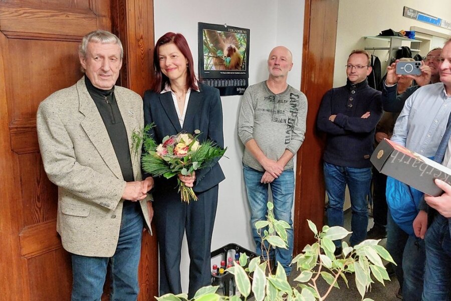 Judith Sandner mit 92,6 Prozent zur Oberbürgermeisterin von Klingenthal gewählt - Kurz nach 20 Uhr ist es geschafft, der erste Gratulant war Vize-Oberbürgermeister Gerhard Nöbel. 