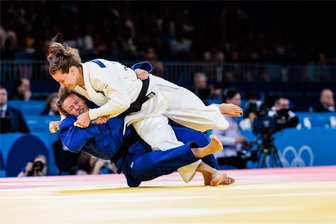 Judo kurios bei Olympia: Deutsche Fahnenträgerin gewinnt gegen gebürtige Leipzigerin, die nicht für Deutschland startet - Klare Sache: Anna-Maria Wagner setzte sich gegen die Leipzigerin Marie Branser, die für Guinea startet, im Achtelfinale durch.