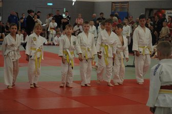 Judo: Premiere der U-11-Liga stößt auf großes Interesse - Gespannt warteten die Rochlitzer Talente nach jedem Mannschaftsduell auf die Gesamtwertung. Am Ende durften sie sich über Platz 3 in der U-11-Kinderliga freuen.