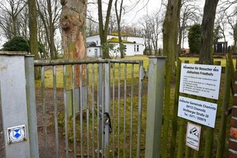 Jüdischer Friedhof soll besser gesichert werden - Mithilfe von Geld aus DDR-Parteivermögen soll der im 19. Jahrhundert angelegte Jüdische Friedhof in Altendorf massiv eingezäunt werden.