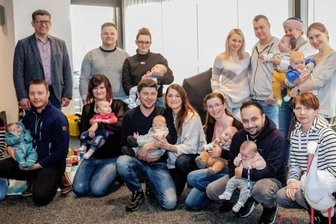 Jüngste Burgstädter zum ersten Fototermin im Rathaus - Neugeborenenbegrüßung in Burgstädt.