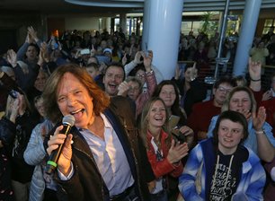 Jürgen Drews feiert mit Fans sein neues Album -