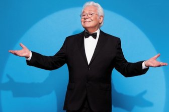 Jürgen Walter: "Ich würde gern mal in Zwickau auftreten" - Jürgen Walter auf seiner CD "Ein bisschen Vergangenheit" zum 50-jährigen Bühnenjubiläum.