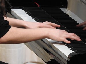 Musik und die Freude an ihr sollten bei einem Wettbewerb wie "Jugend musiziert" im Zentrum stehen. Da sind sich die Verantwortlichen einig. Dieses Postulat rundum mit Leben zu erfüllen, ist jedoch in einer Gesellschaft, die das Zählen von Punkten, Klicks und Sternchen zum Selbstzweck erhoben hat, eine Herausforderung.
