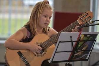 Jugend musiziert: Acht erste Preise ins obere Vogtland - Kristyna Kóčarníkóva errang 25 von 25 möglichen Punkten. Den Wettbewerb gibt es in ihren Alter nur auf Regionalebene.
