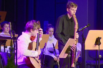 Jugend musiziert: Elf erste Preise ins Obere Vogtland - Jeremias Emanuel Gropp (rechts) erreichte 25 von 25 möglichen Punkten.