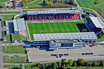Jugendfeuerwehr feiert in der GGZ-Arena in Zwickau: Stadt überweist 4000 Euro Miete an eigene Gesellschaft - Blick zur GGZ-Arena in Zwickau. Hier feiert die Jugendfeuerwehr ihr 30-jähriges Bestehen.