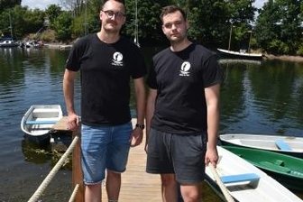 Jugendherberge an der Talsperre Pirk punktet mit pfiffigen Ideen - Schulten Au-Pairs in der Herberge: Tom König (l.) und Philip Bluhm.