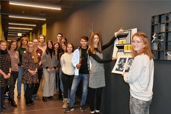 Jugendherberge Schöneck wird zur Kunstgalerie - Elftklässler der Leistungskurse Kunst und Biologie des Gymnasiums Markneukirchen haben in Schöneck Kunstprojekte geschaffen, die in der Jugendherberge ausgestellt sind. 