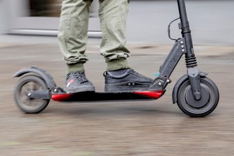 Jugendliche mit gestohlenen E-Scootern auf Sonnenberg erwischt - Die gestohlenen E-Scooter konnten den Besitzern zurückgegeben werden.