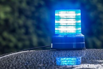 Jugendliche mit Schlagringen und Teleskopschlagstock aufgegriffen -