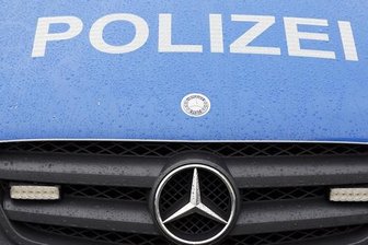 Jugendliche mit Waffen und verbotenem Feuerwerk gestellt -