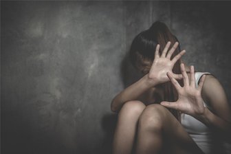 Jugendliche wird in Zwickauer Disko Opfer einer Sex-Attacke: Amtsgericht verhängt Haftstrafe gegen Mann - Ein junger Mann soll eine Jugendliche in der WC-Kabine eines Tanzclubs so heftig bedrängt haben, dass sie blaue Flecken und seelische Schäden davontrug.