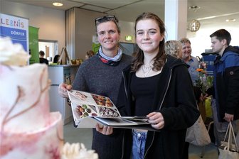 Jugendtag in Drebach: Im bodenlangen Kleid zur Feierstunde - Paula Richter hatte im vergangenen Jahr Jugendweihe. Laut ihrer Mutter Yvonne hat die Feier insgesamt zirka 500 Euro gekostet.