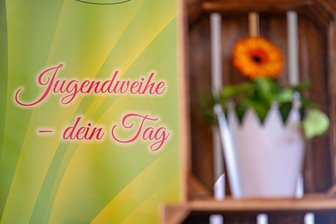 Jugendweihe-Feiern im Vogtland beginnen: Alle Termine im Überblick - Für 702 Jugendliche im Vogtland stehen die Jugendweihe-Feierstunden an.
