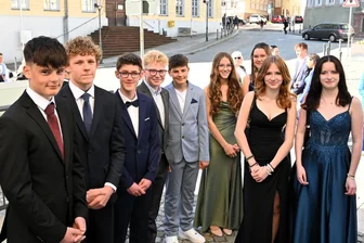 Jugendweihe in Mittelsachsen im Vergleich: Verein in Rochlitz, Agentur in Hainichen - Die Gymnasiasten aus Mittweida feierten ihre Jugendweihe im „Goldenen Löwen“ in Hainichen.