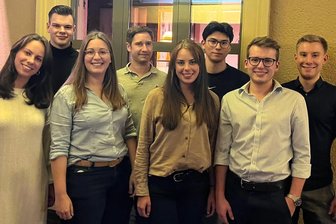 Julis aus dem Vogtland: Junge Liberale um Luisa Strobel aus Reichenbach gründen Regionalverband - Luisa Strobel (dritte von links) ist die neue Juli-Vorsitzende. Ihre Stellvertreter sind Vi-Khang Krauß (dritter von rechts) und Lenn Richter (zweiter von links).